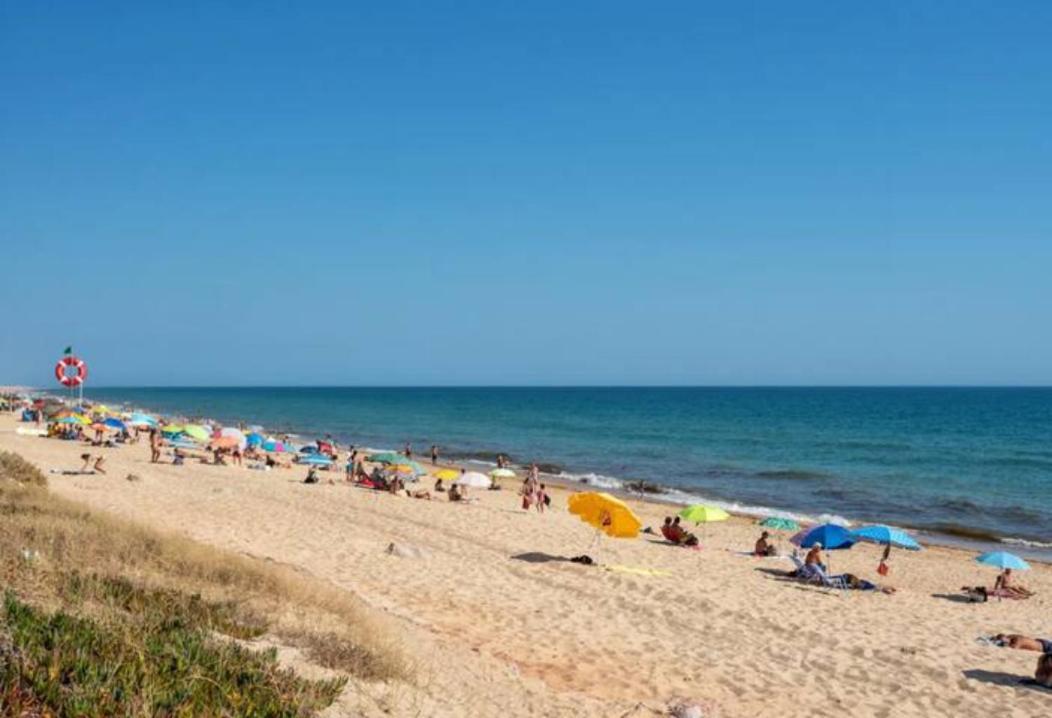 Blife Faro Beach Hostel & Rooms ภายนอก รูปภาพ