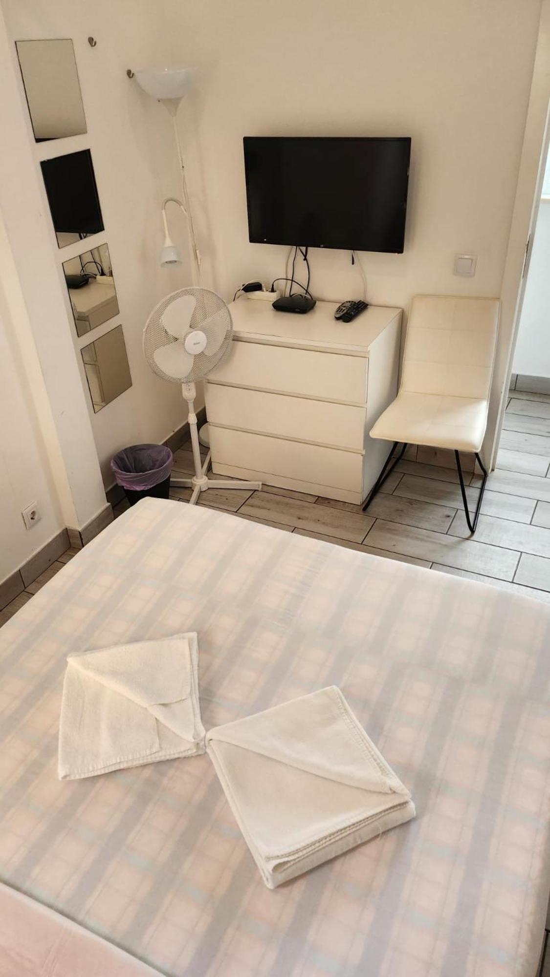 Blife Faro Beach Hostel & Rooms ภายนอก รูปภาพ