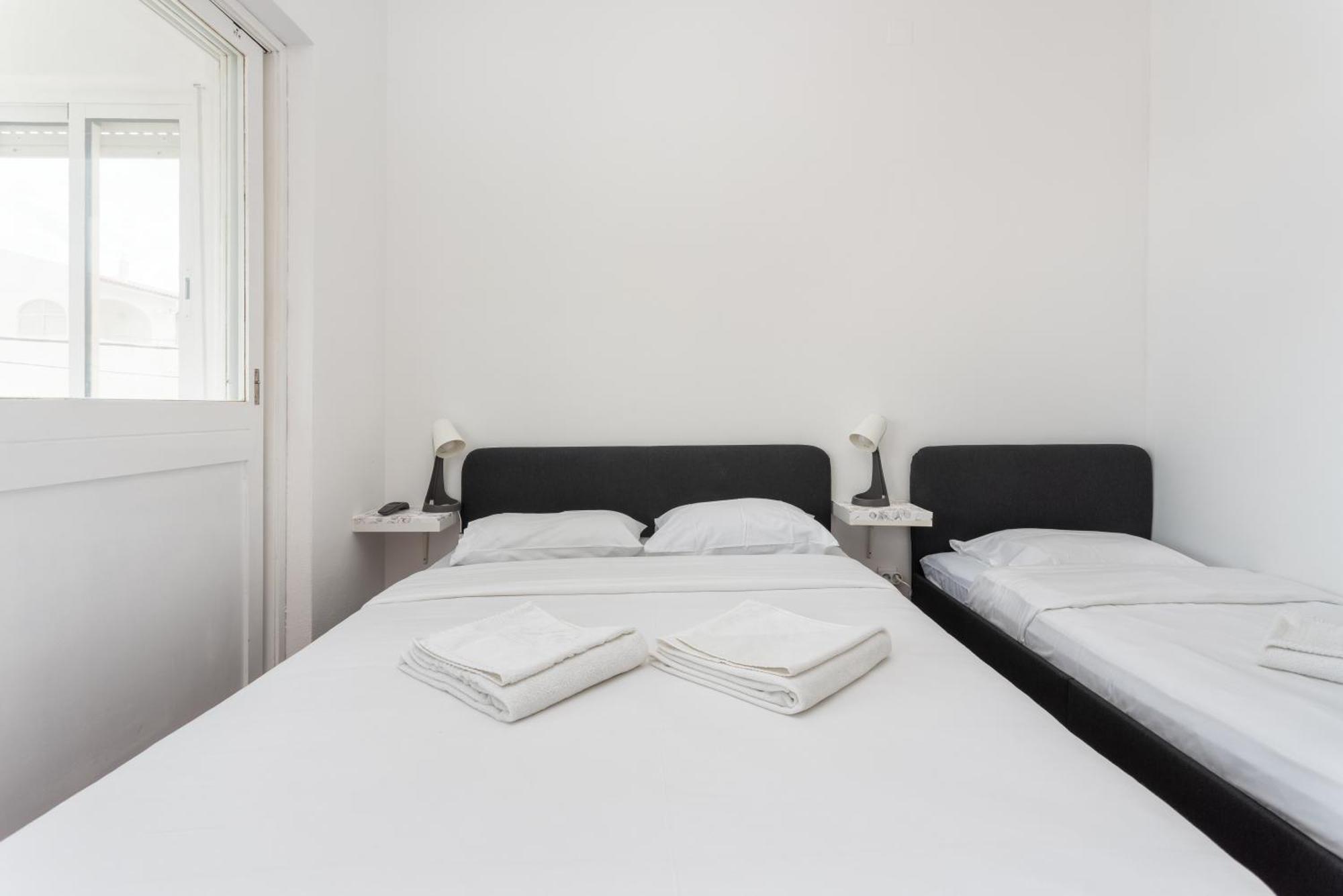 Blife Faro Beach Hostel & Rooms ภายนอก รูปภาพ