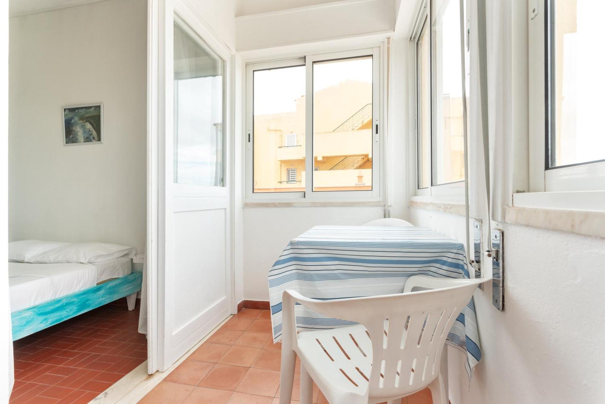 Blife Faro Beach Hostel & Rooms ภายนอก รูปภาพ