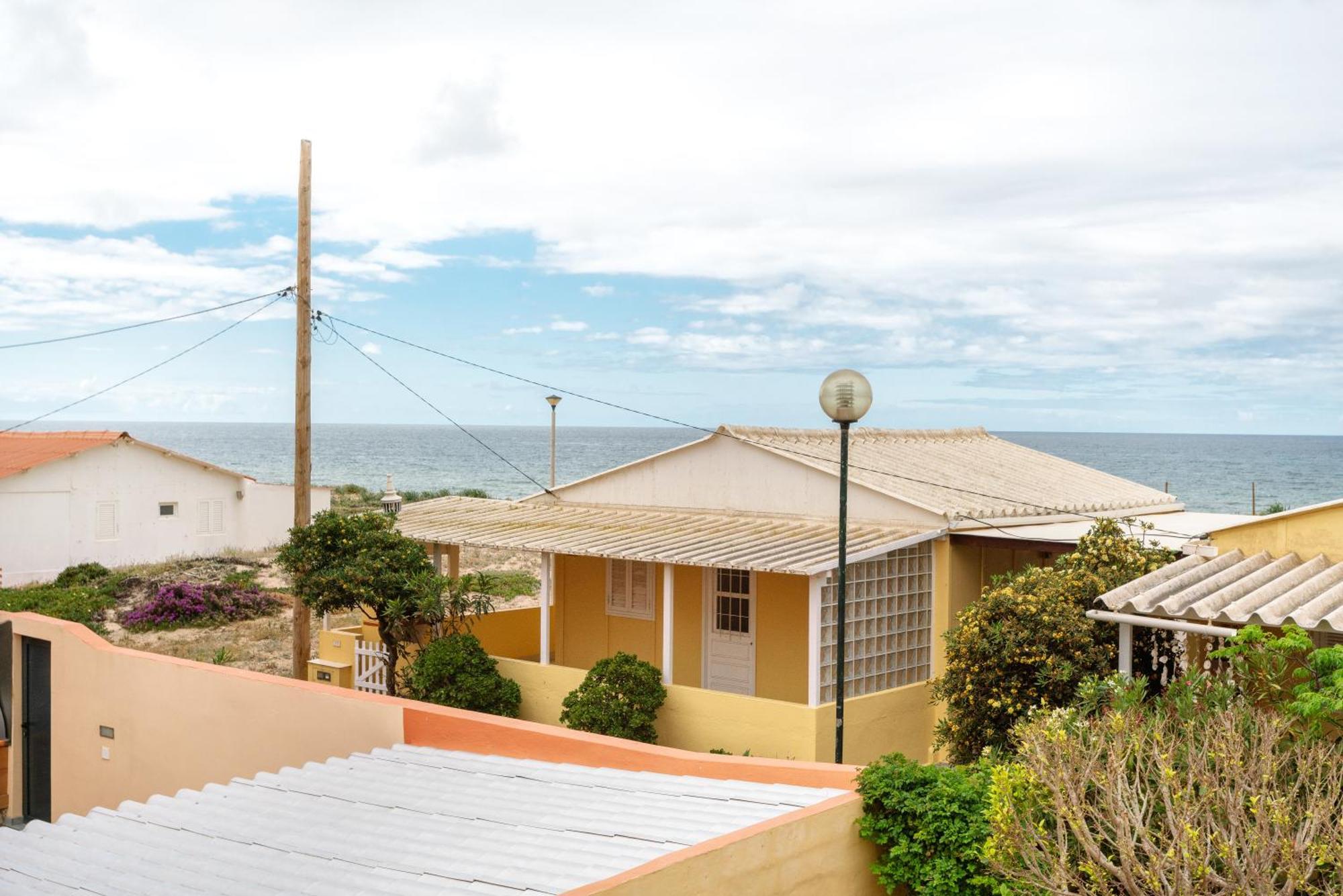 Blife Faro Beach Hostel & Rooms ภายนอก รูปภาพ