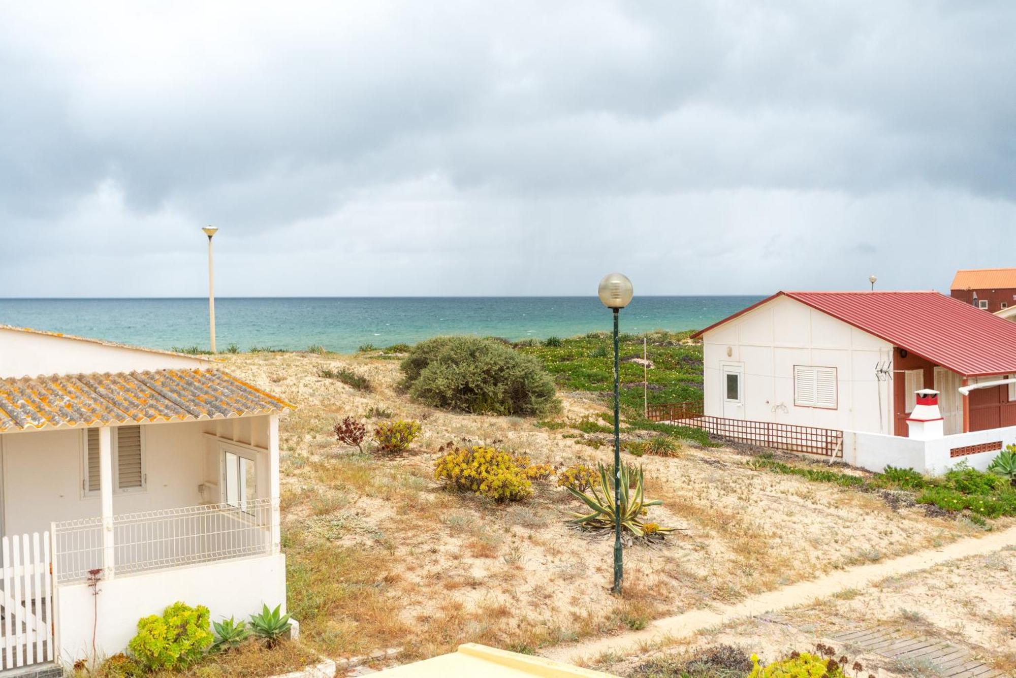 Blife Faro Beach Hostel & Rooms ภายนอก รูปภาพ