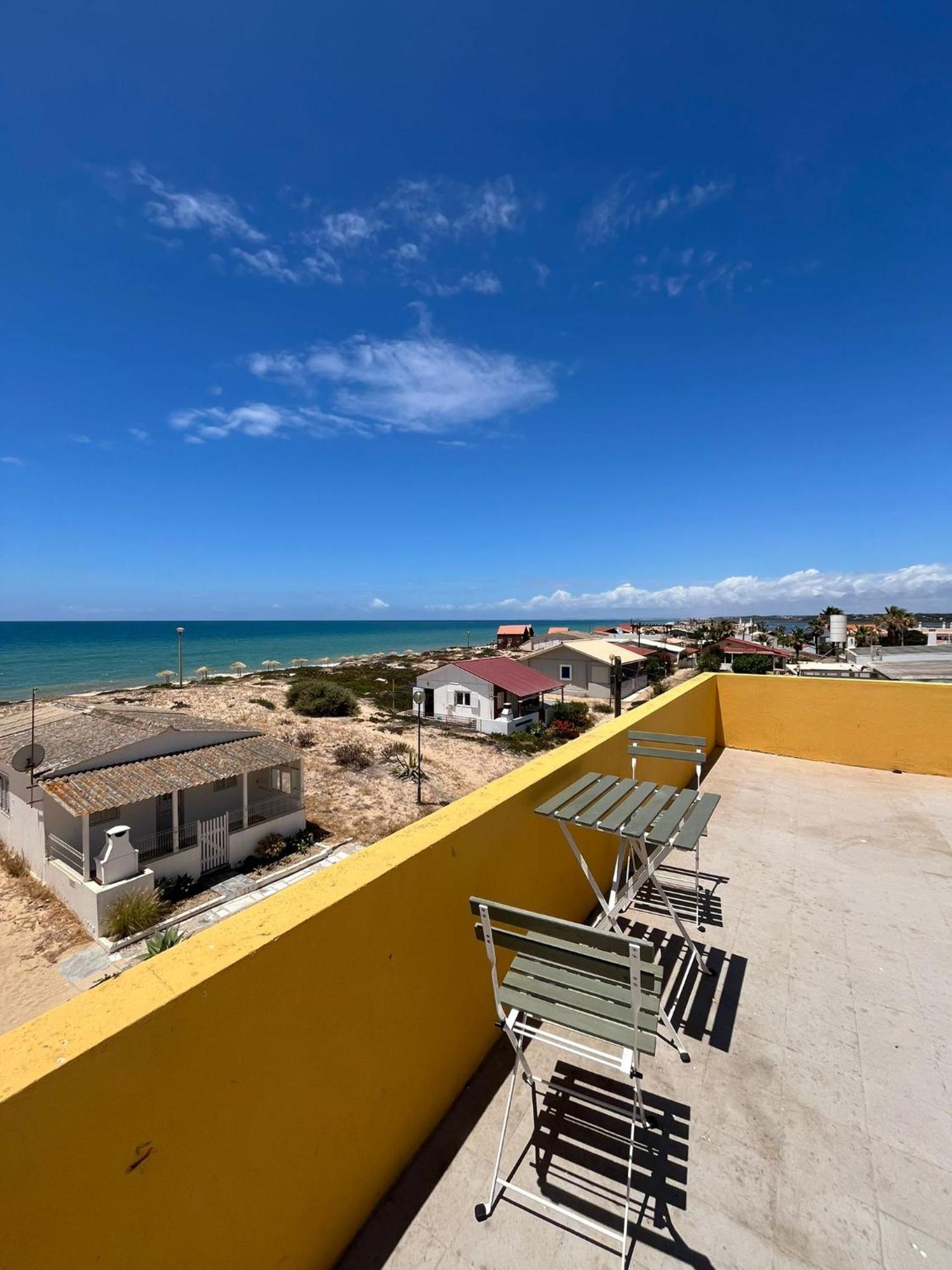 Blife Faro Beach Hostel & Rooms ภายนอก รูปภาพ